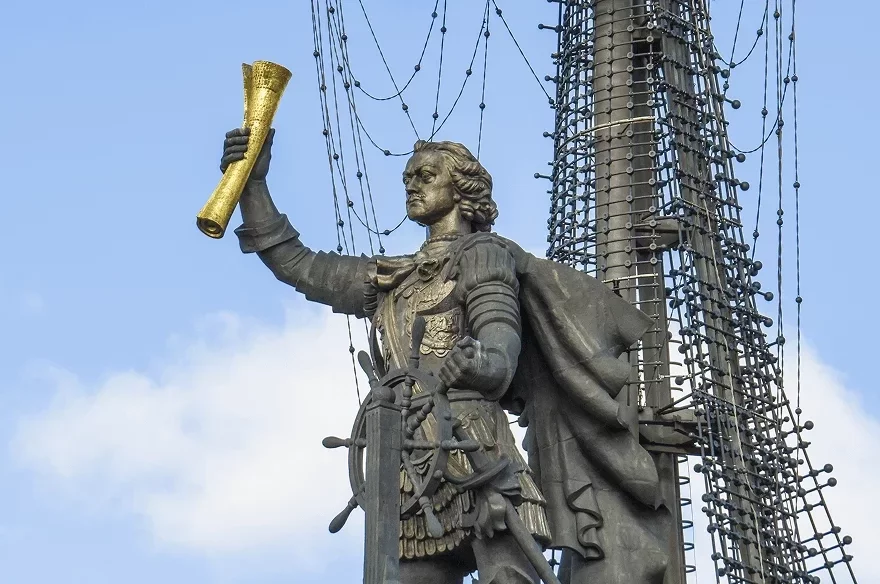 Памятник Петру первому в Москве
