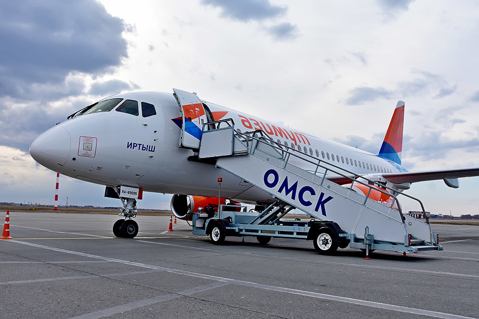 Рейс чита омск. Самолет чешских авиалиний. Самолет Омск Астана. Azimut Air Пермь. На самолете с Омска до Краснодара.